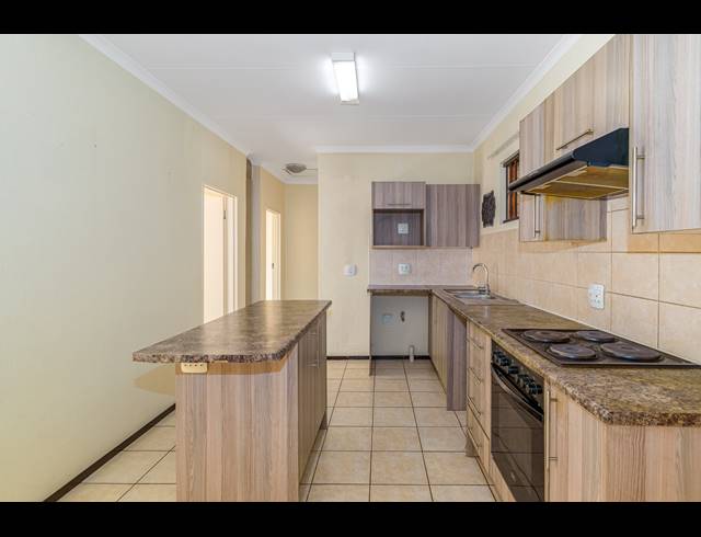 2 BEDROOM APARTMENT FOR SALE IN RANDPARK RIDGE